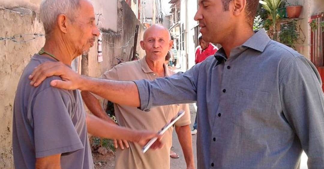 Wagner Ferreira, o Wagner do Sinjus, em caminhada no bairro Céu Azul na campanha para vereador pelo PDT em 2016